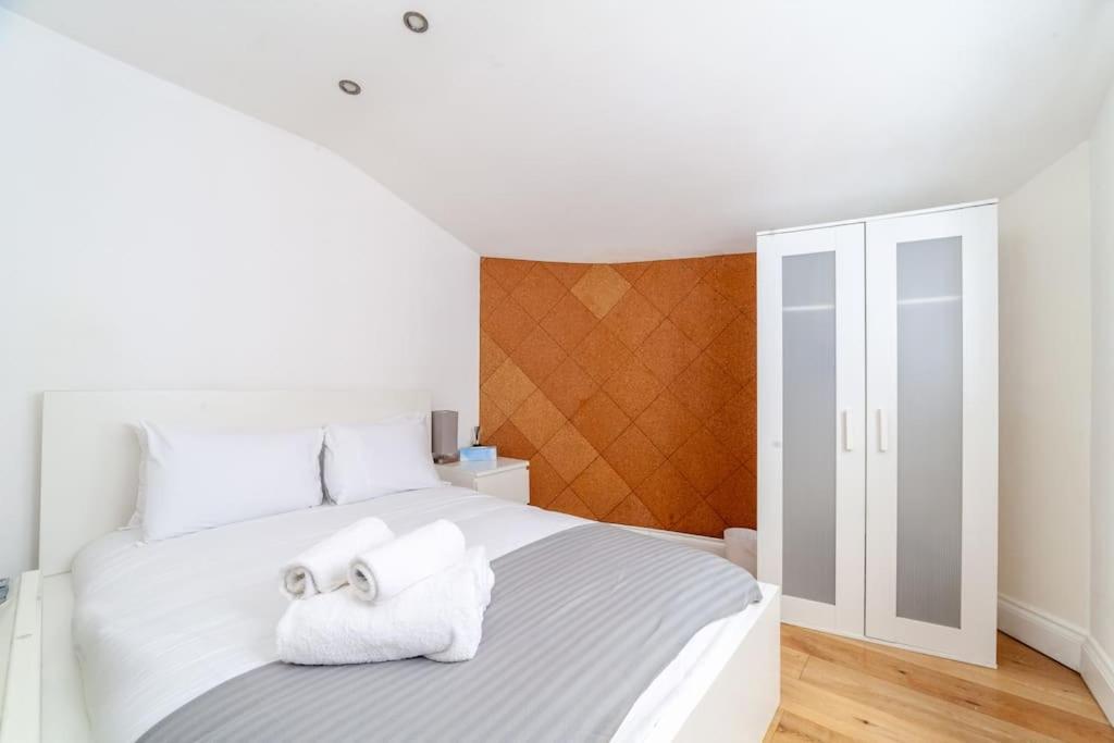 Spacious Retreat 2-Bed In Popular Camden Town London Exterior foto