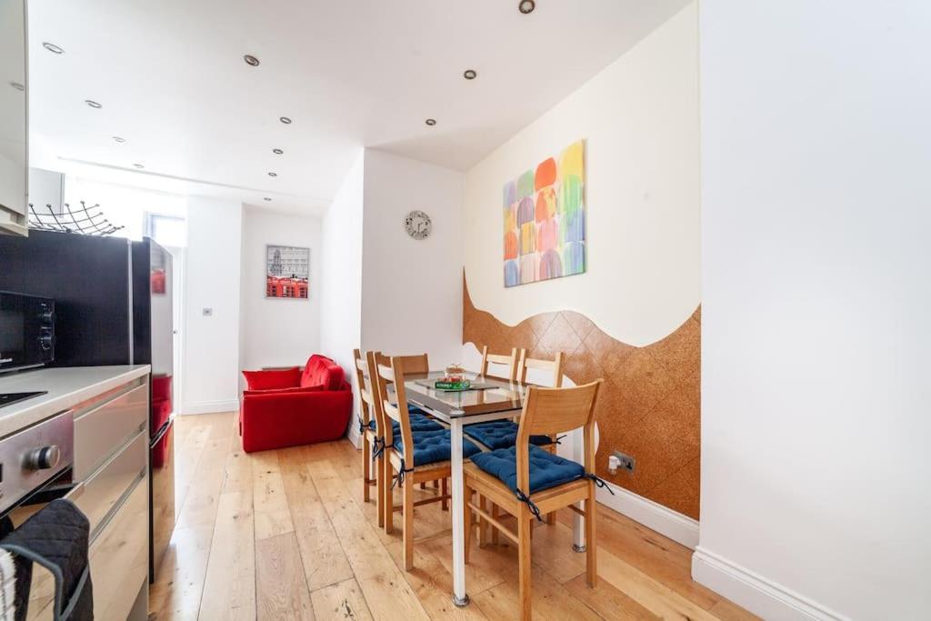 Spacious Retreat 2-Bed In Popular Camden Town London Exterior foto